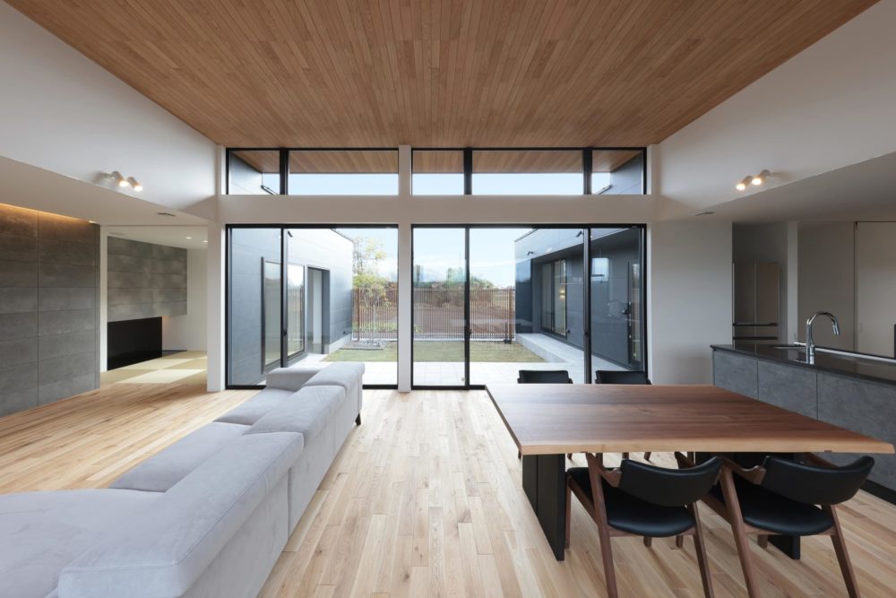 心理的天井高の話|土地条件を活かし、面積以上に広がりを感じる設計視点|北関東(栃木・群馬・茨城)の注文住宅